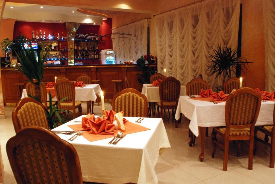 Secession Hotel Leczna 외부 사진