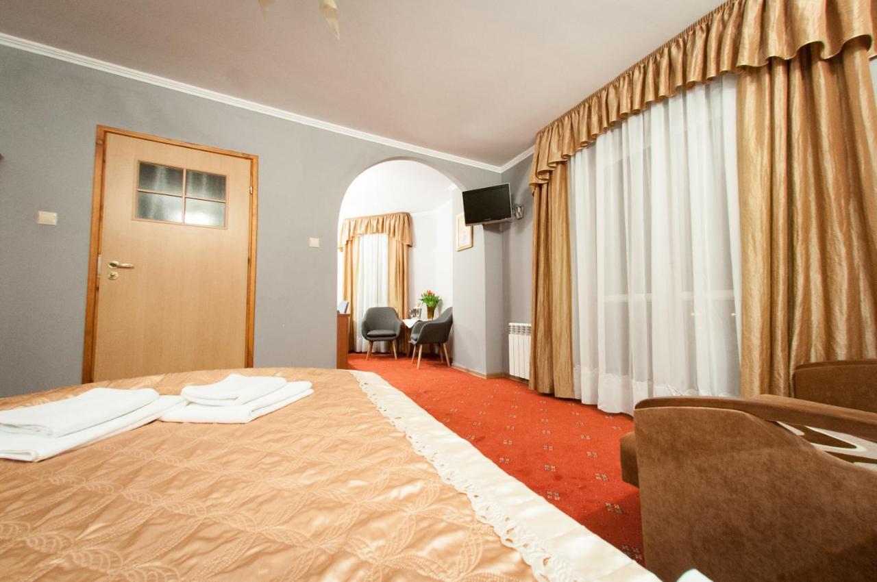 Secession Hotel Leczna 외부 사진