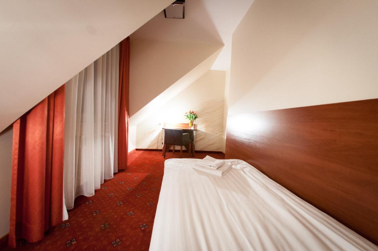 Secession Hotel Leczna 외부 사진
